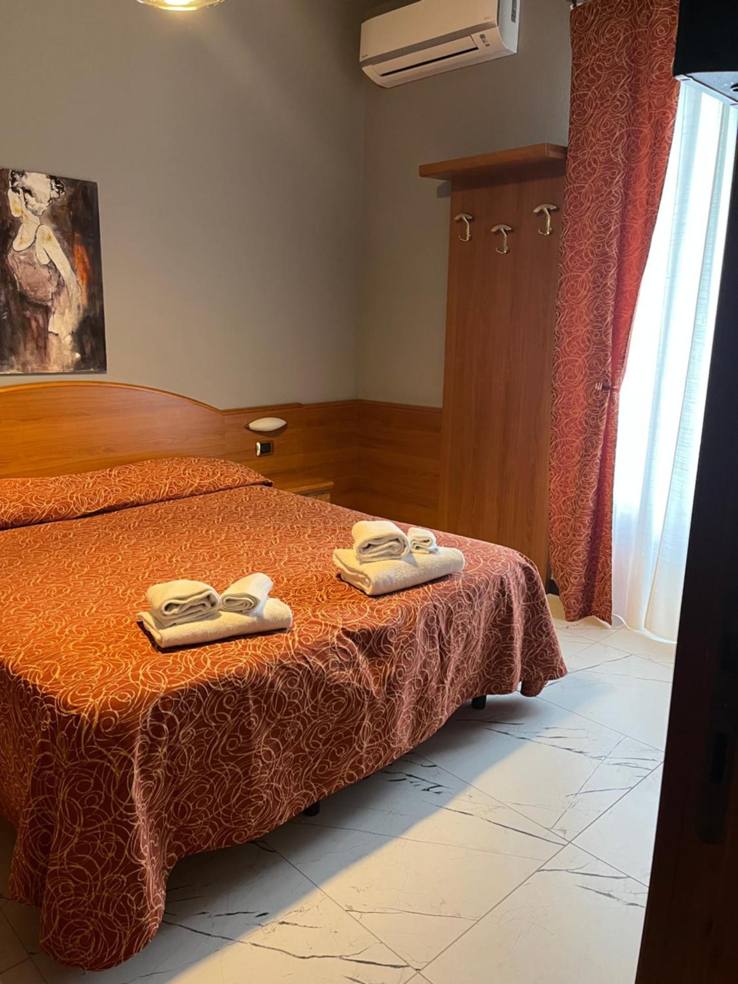 Hotel Residence Paradiso Монелья Екстер'єр фото